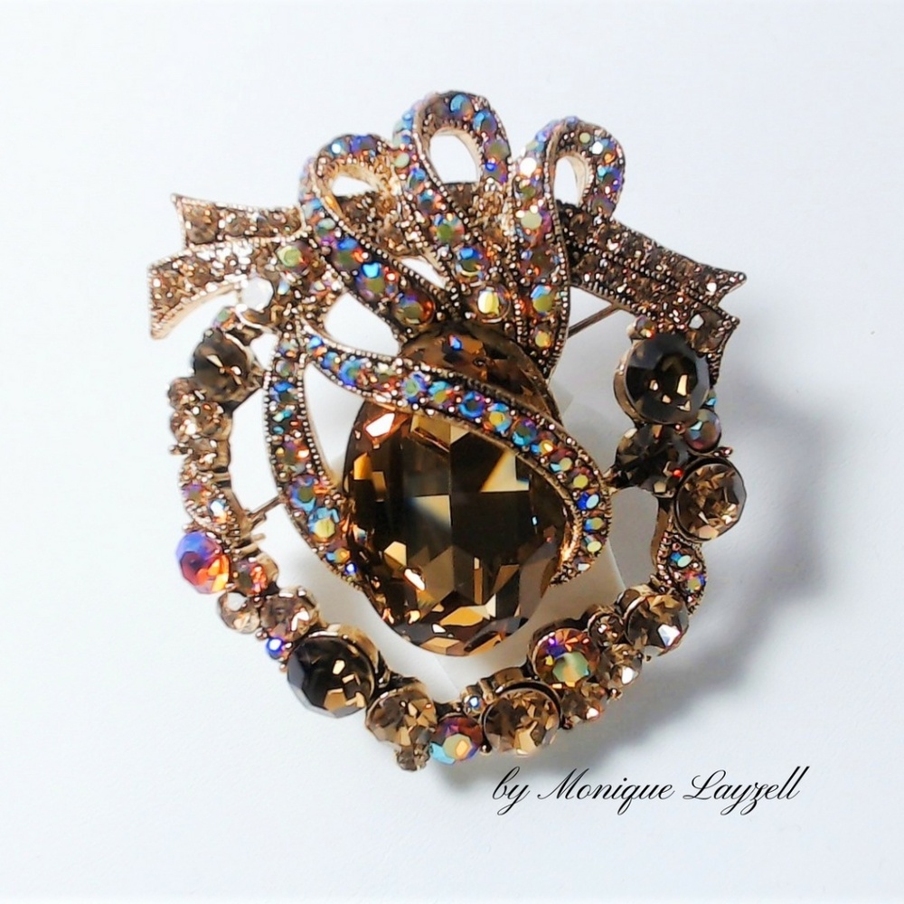 Brown Topaz Crystal Cluster round shape brooch